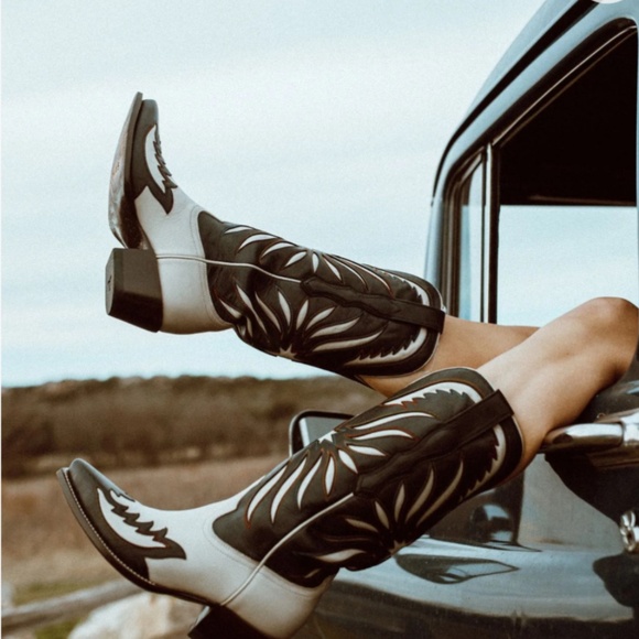 Tecovas Annie Star - Midnight/Antique White 8 - Picture 5 of 7